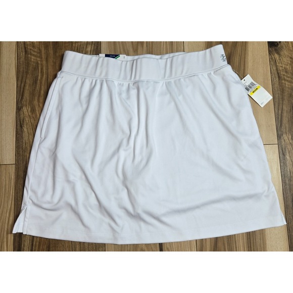 Izod Golf Skorts Womens White Size M Wicking Sun Control NWT - Picture 1 of 7